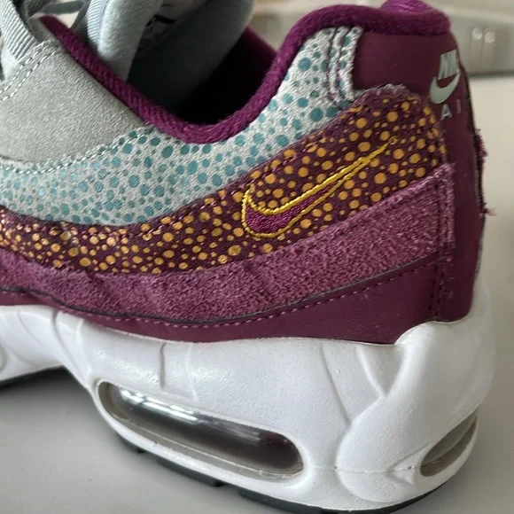 Nike Air Max 95 Sneakers - Picture 3 of 12